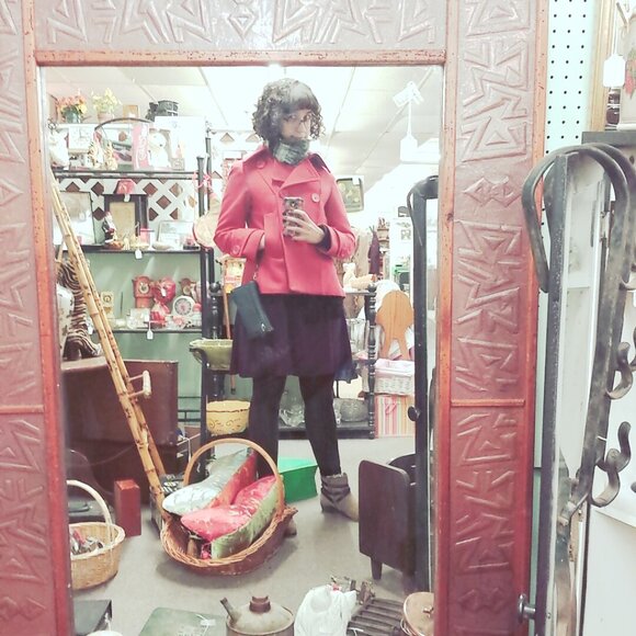 Meet your Posher, Andrea - Picture 2 of 2